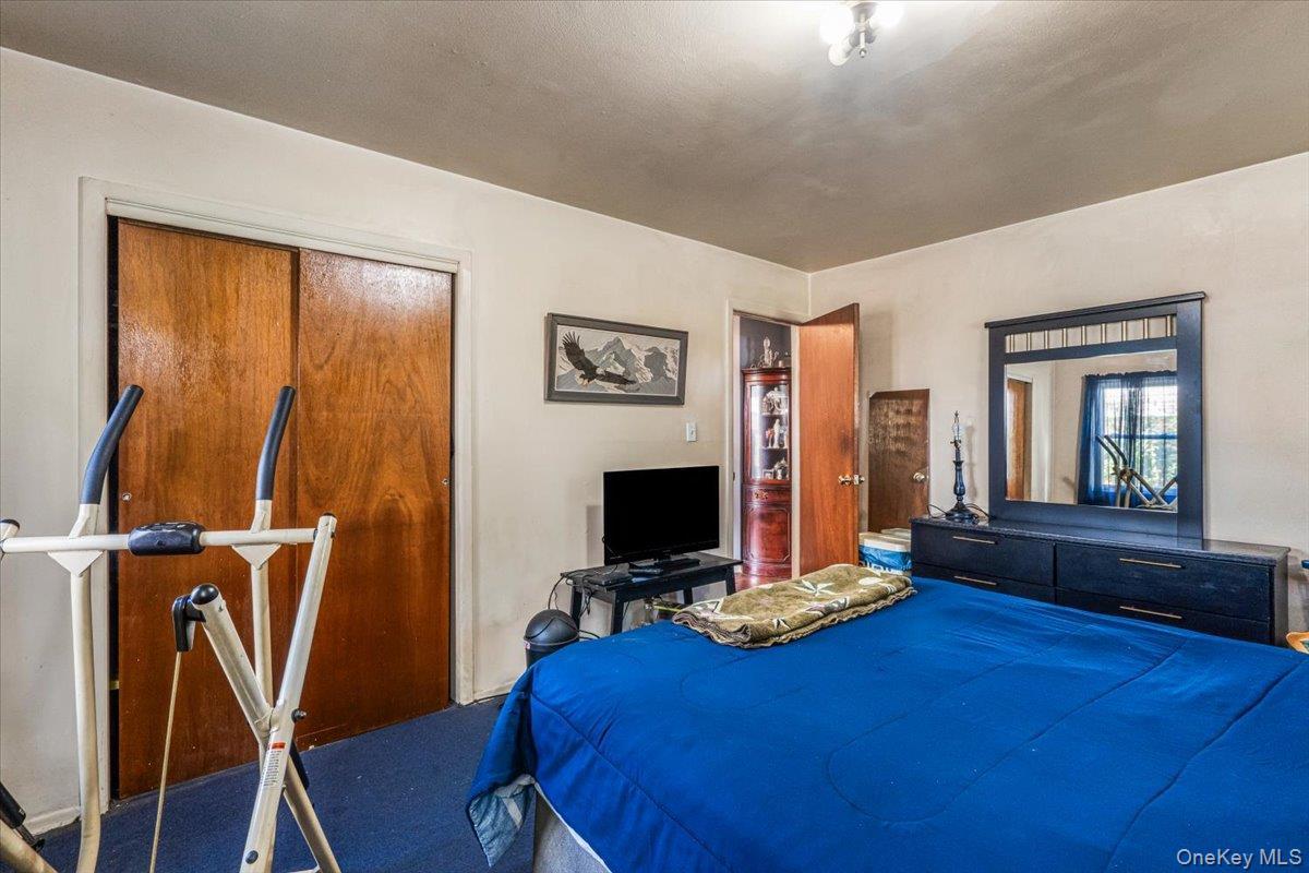 Single Family Braddock Avenue  Queens, NY 11427, MLS-1051088-24