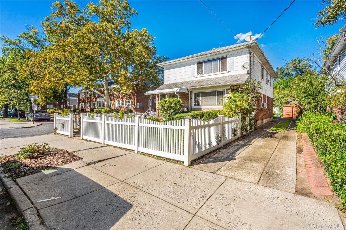 Single Family Braddock Avenue  Queens, NY 11427, MLS-1051088-3