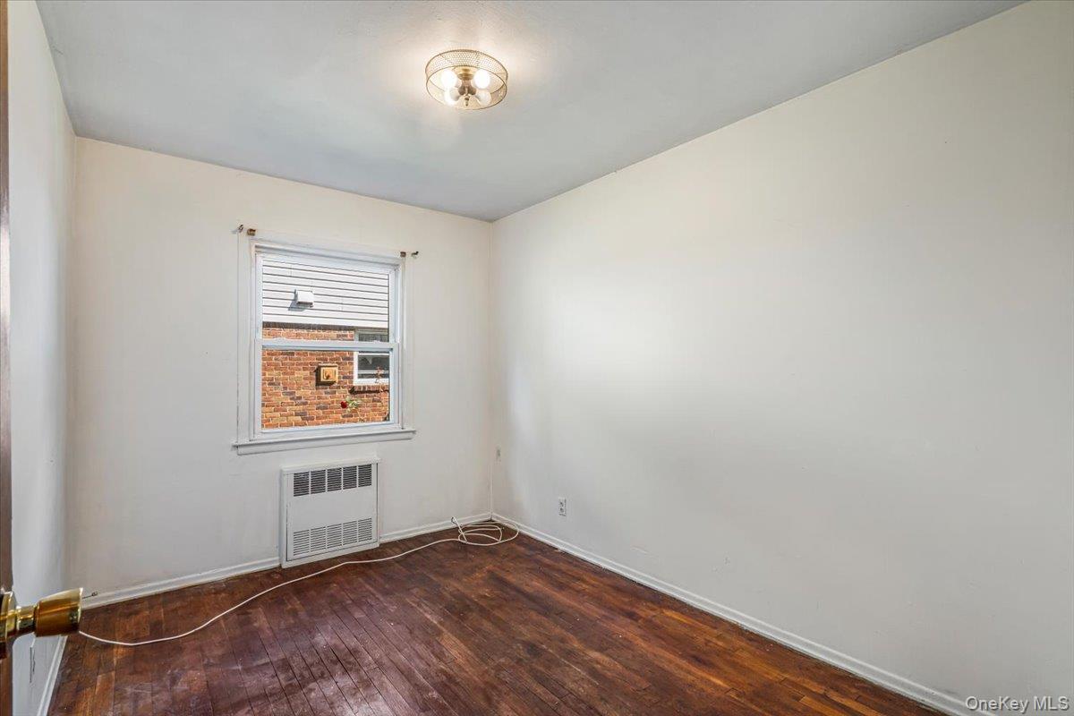Single Family Braddock Avenue  Queens, NY 11427, MLS-1051088-32