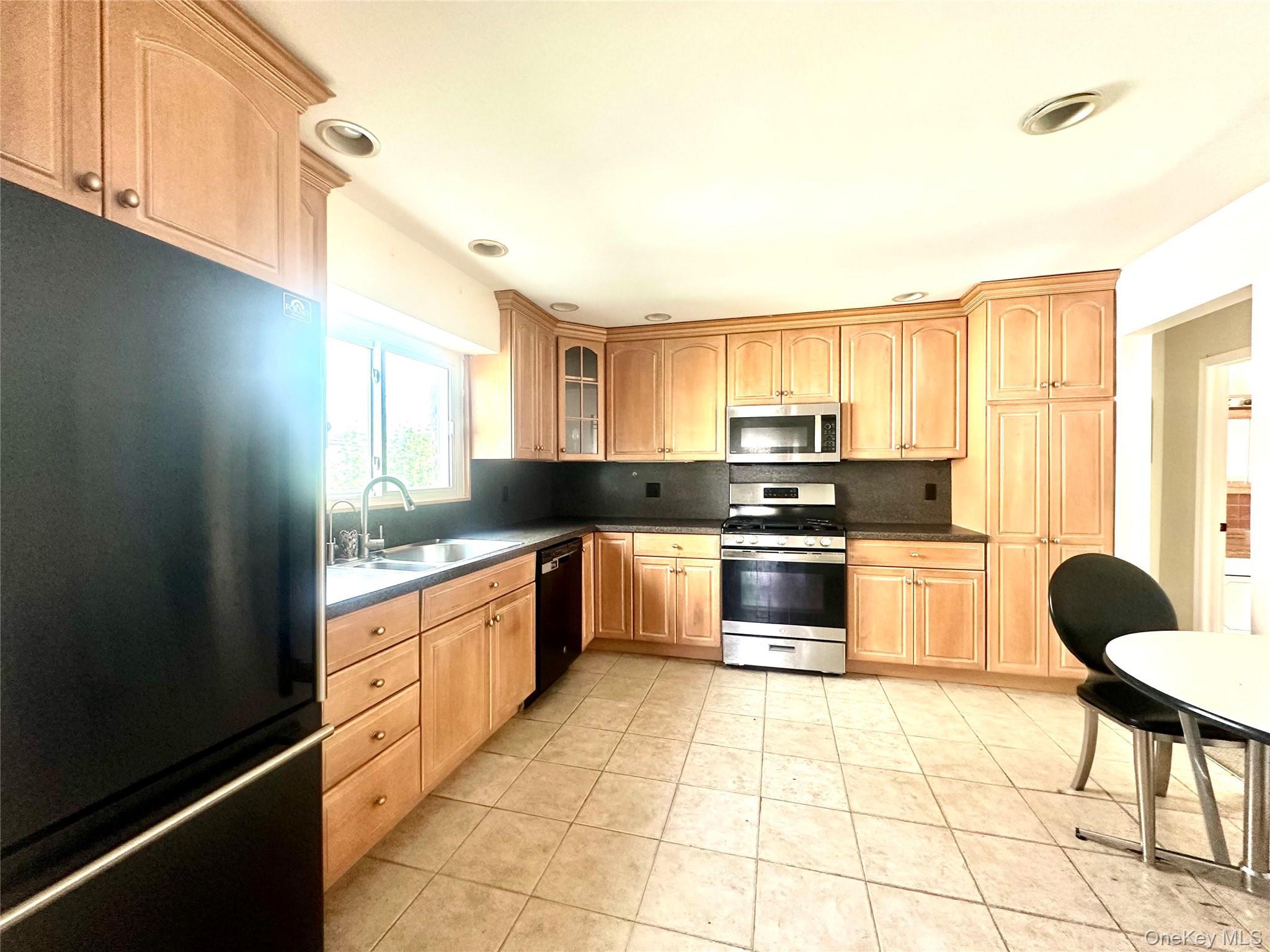 Single Family 229th Street Queens, NY 11364, MLS-1051092-2