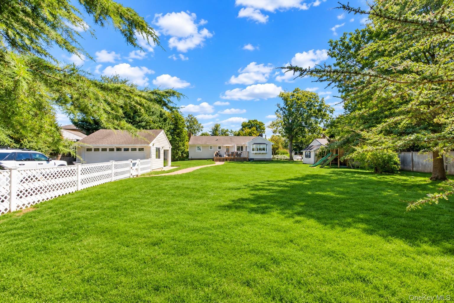 Single Family S Penataquit Avenue  Suffolk County, NY 11706, MLS-1051105-32