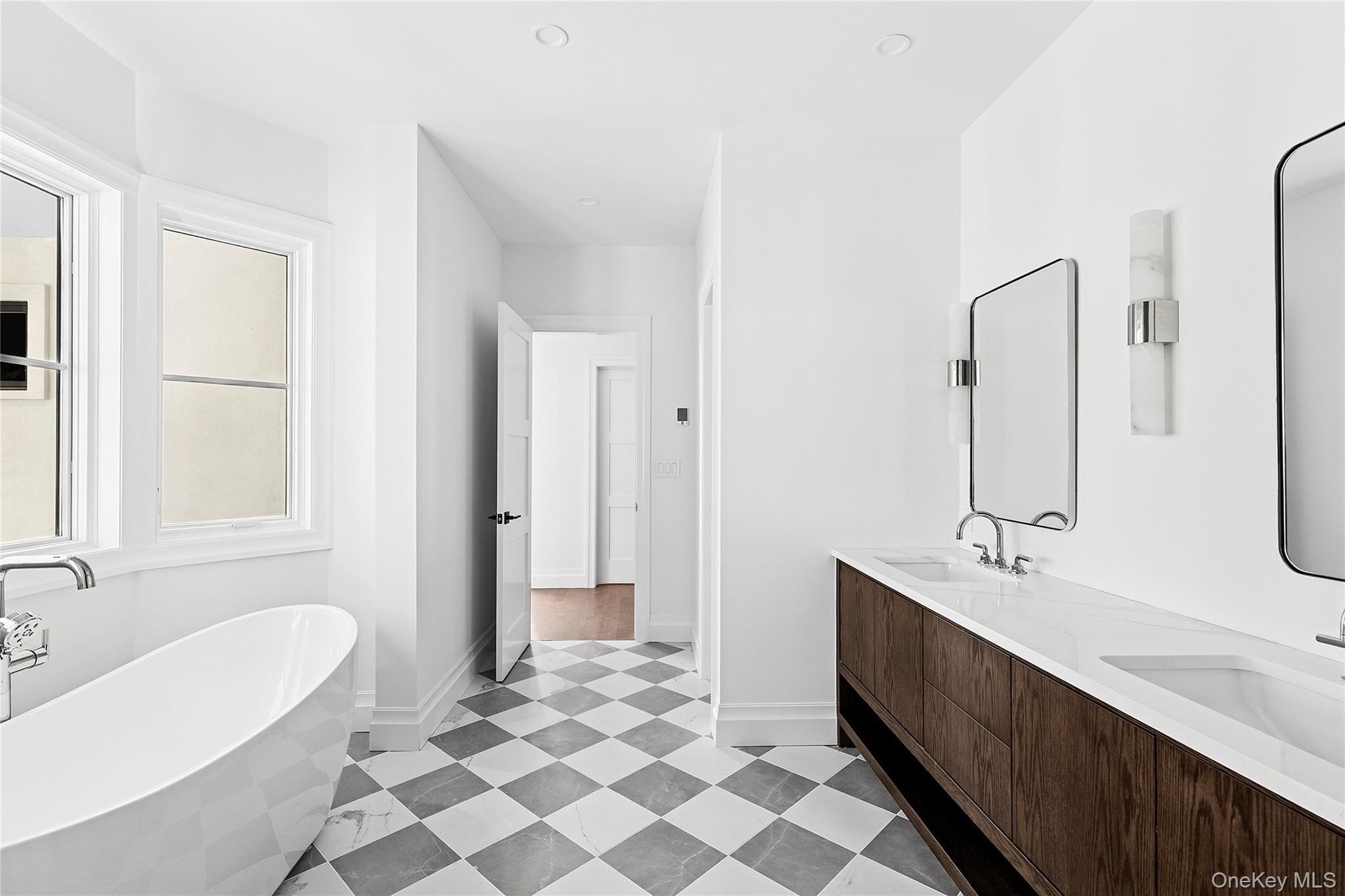 Single Family Wunneweta Road  Suffolk County, NY 11935, MLS-1051114-16