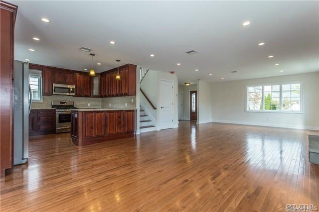 Single Family Royal Avenue Nassau County, NY 11501, MLS-1051130-5