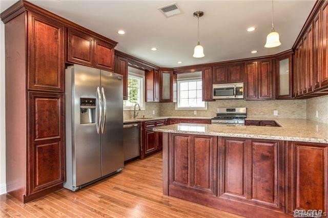 Single Family Royal Avenue Nassau County, NY 11501, MLS-1051130-8