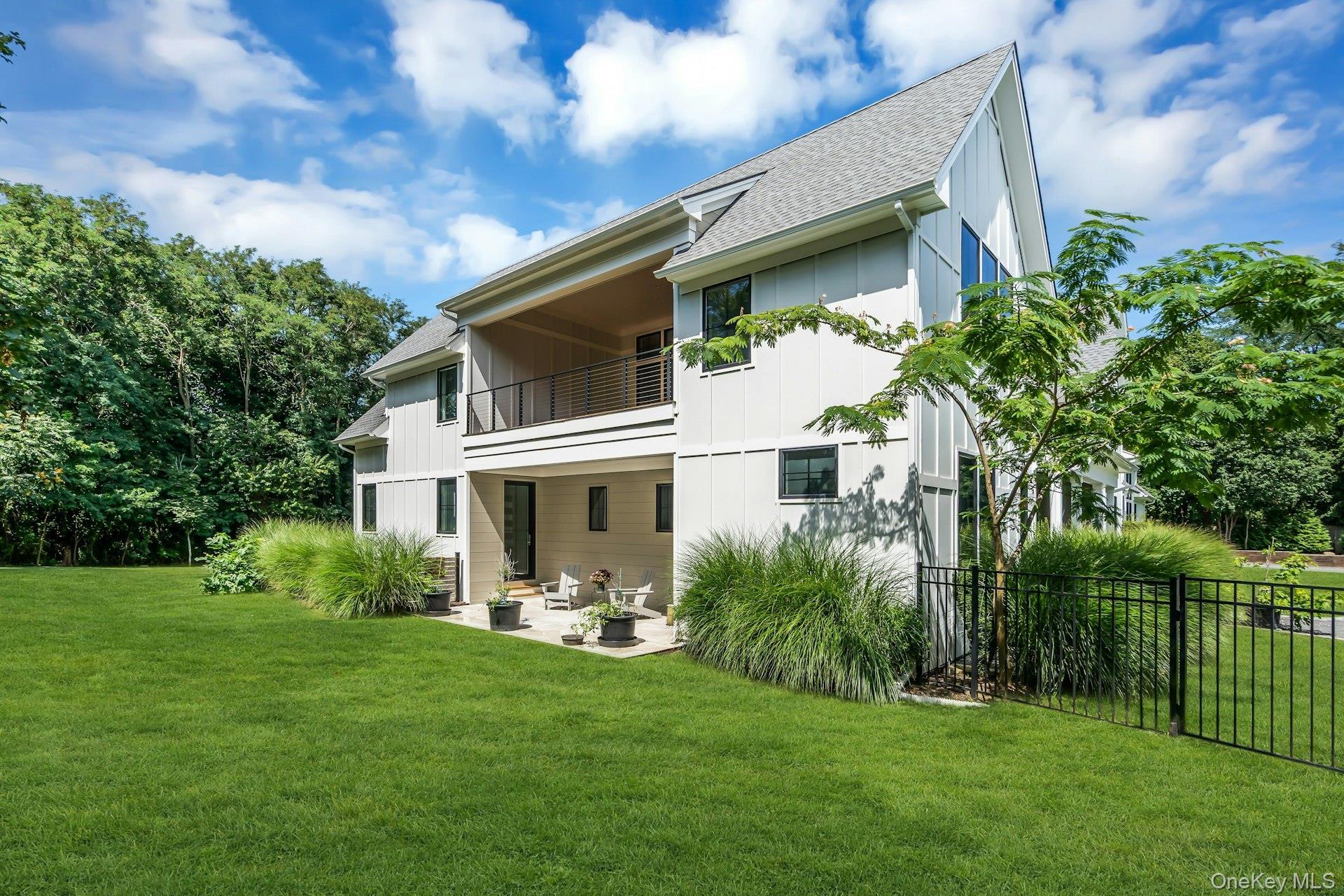 Single Family Hubbard Avenue  Suffolk County, NY 11901, MLS-1051138-32