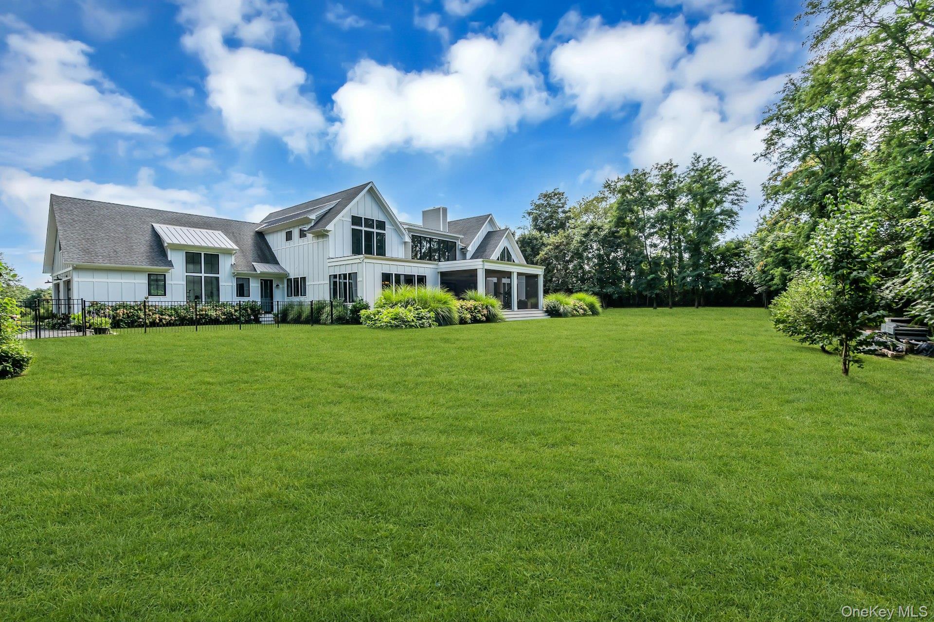 Single Family Hubbard Avenue  Suffolk County, NY 11901, MLS-1051138-36