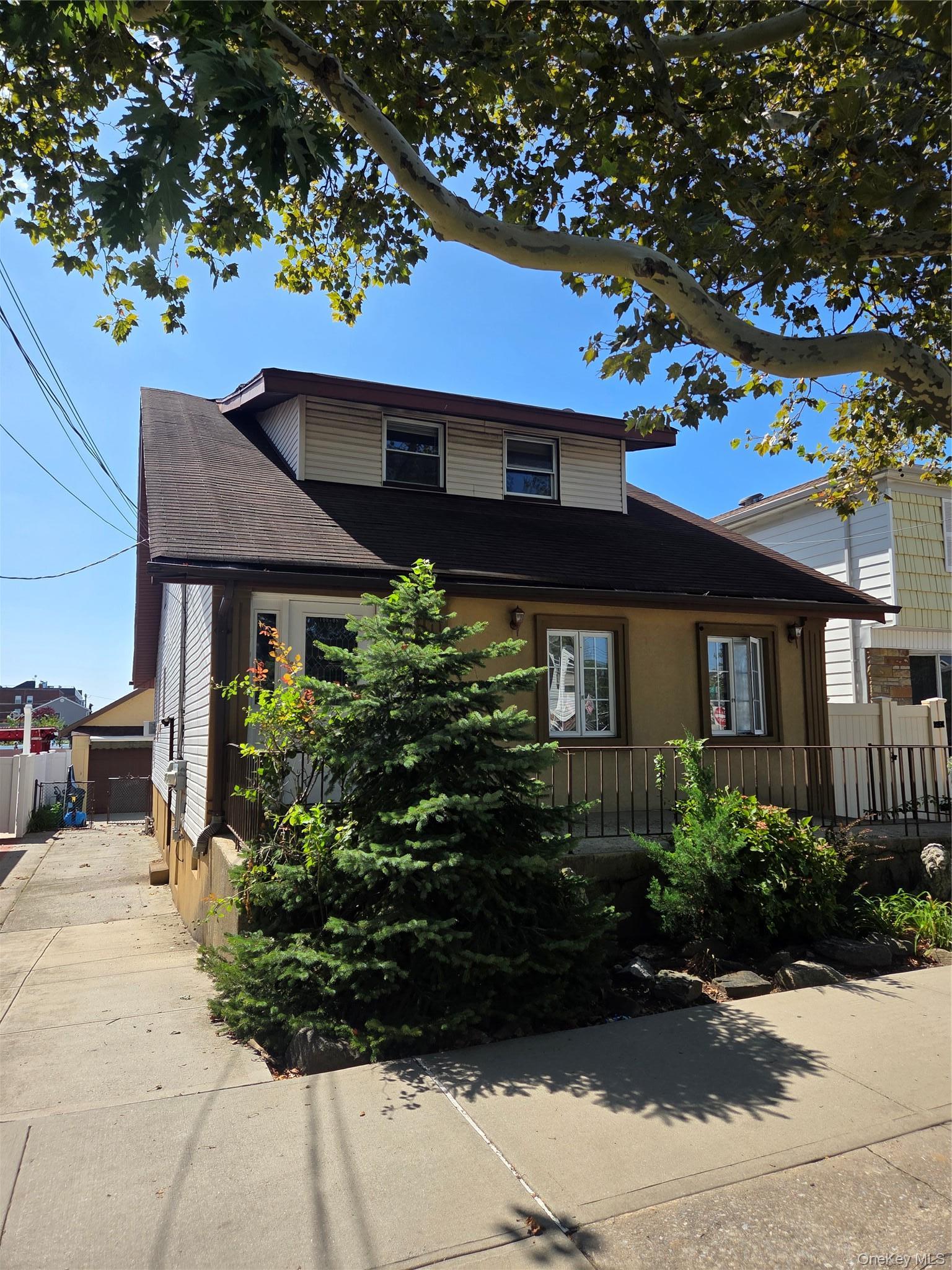 Single Family 157th Avenue Queens, NY 11414, MLS-1051144-2