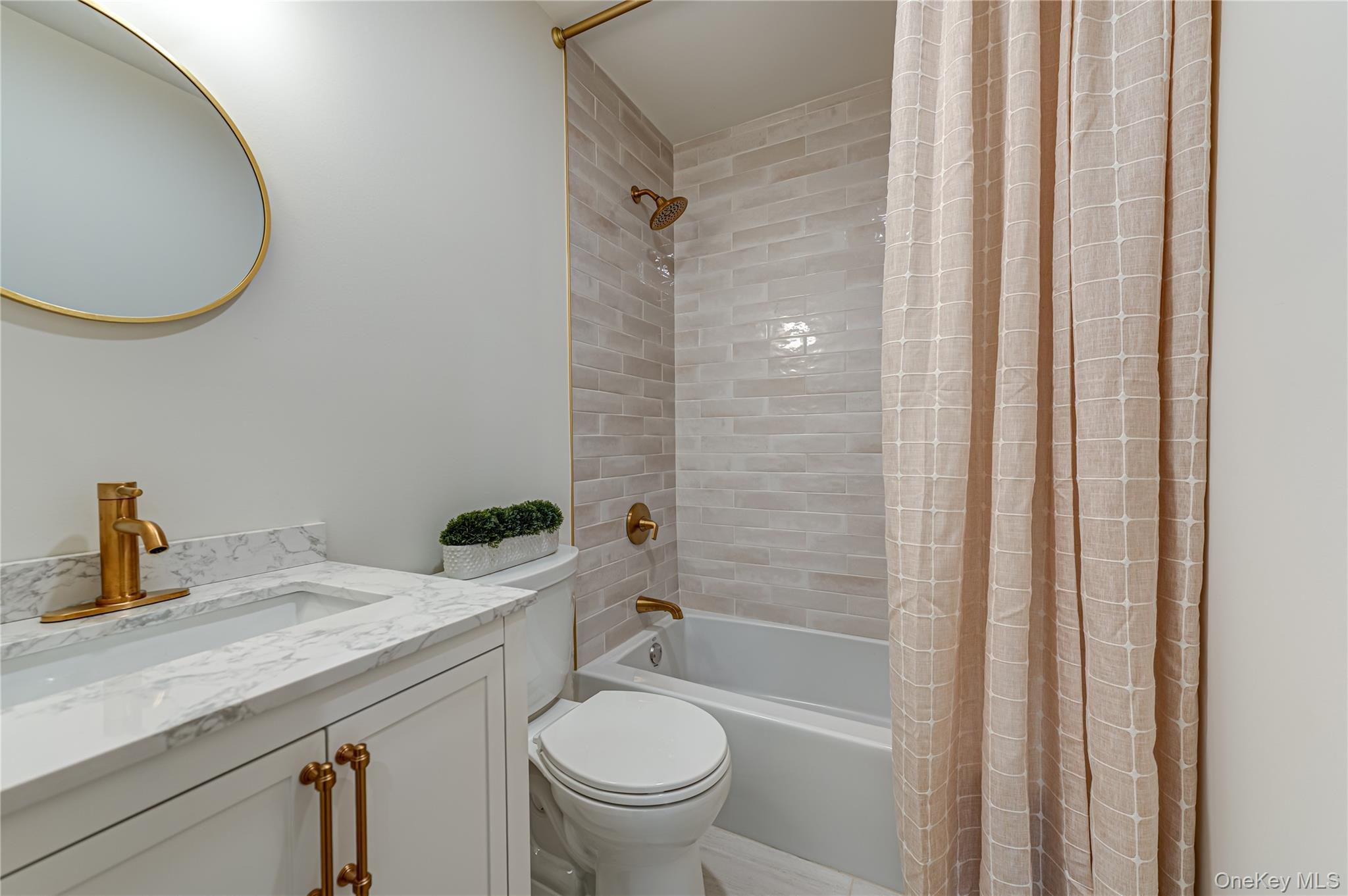 Single Family Evy Court Suffolk County, NY 11782, MLS-1051145-12
