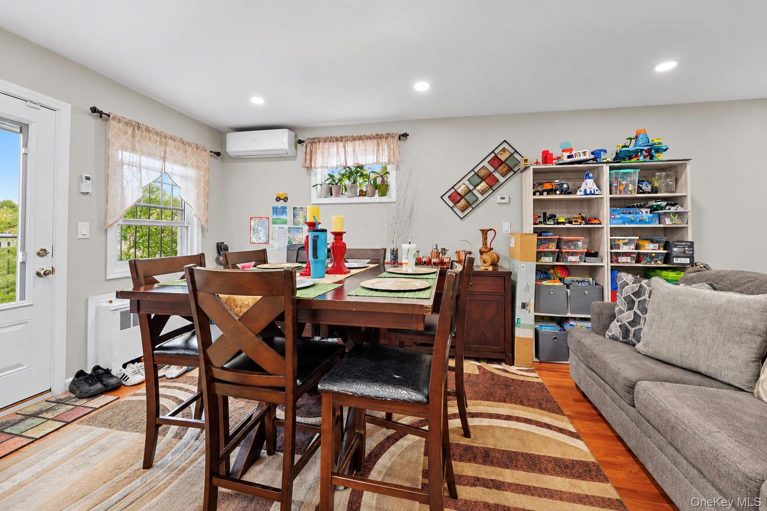 Single Family Yates Avenue Bronx, NY 10469, MLS-1051178-11