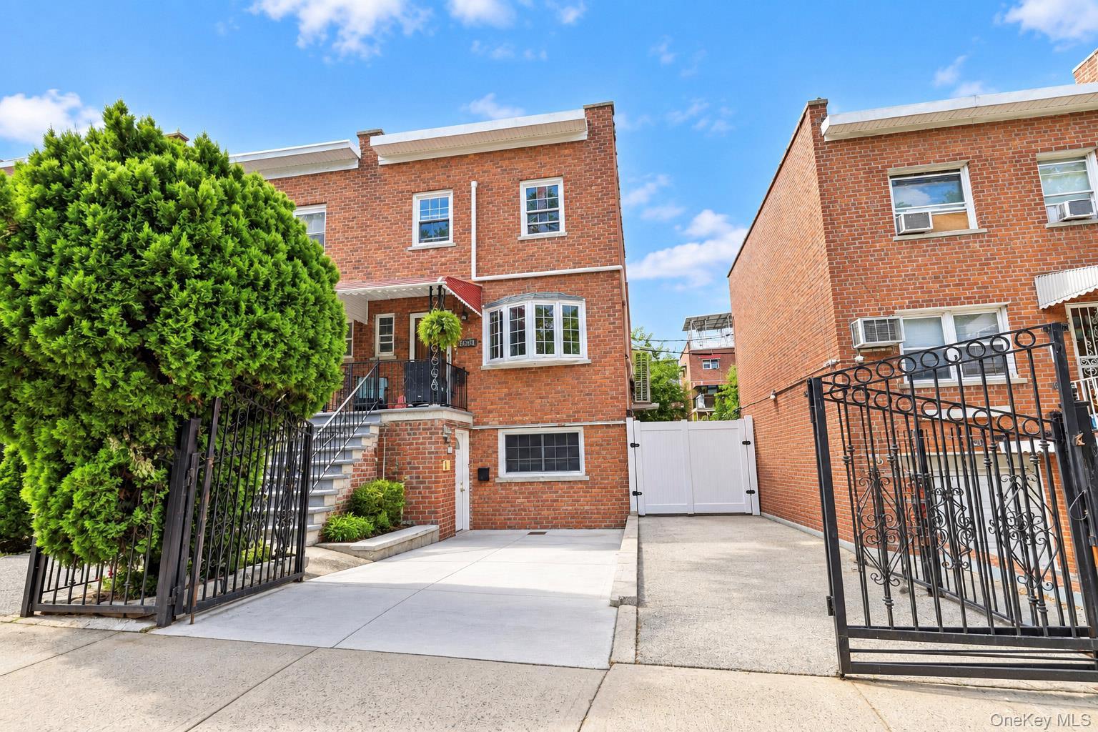 Single Family Yates Avenue Bronx, NY 10469, MLS-1051178-2