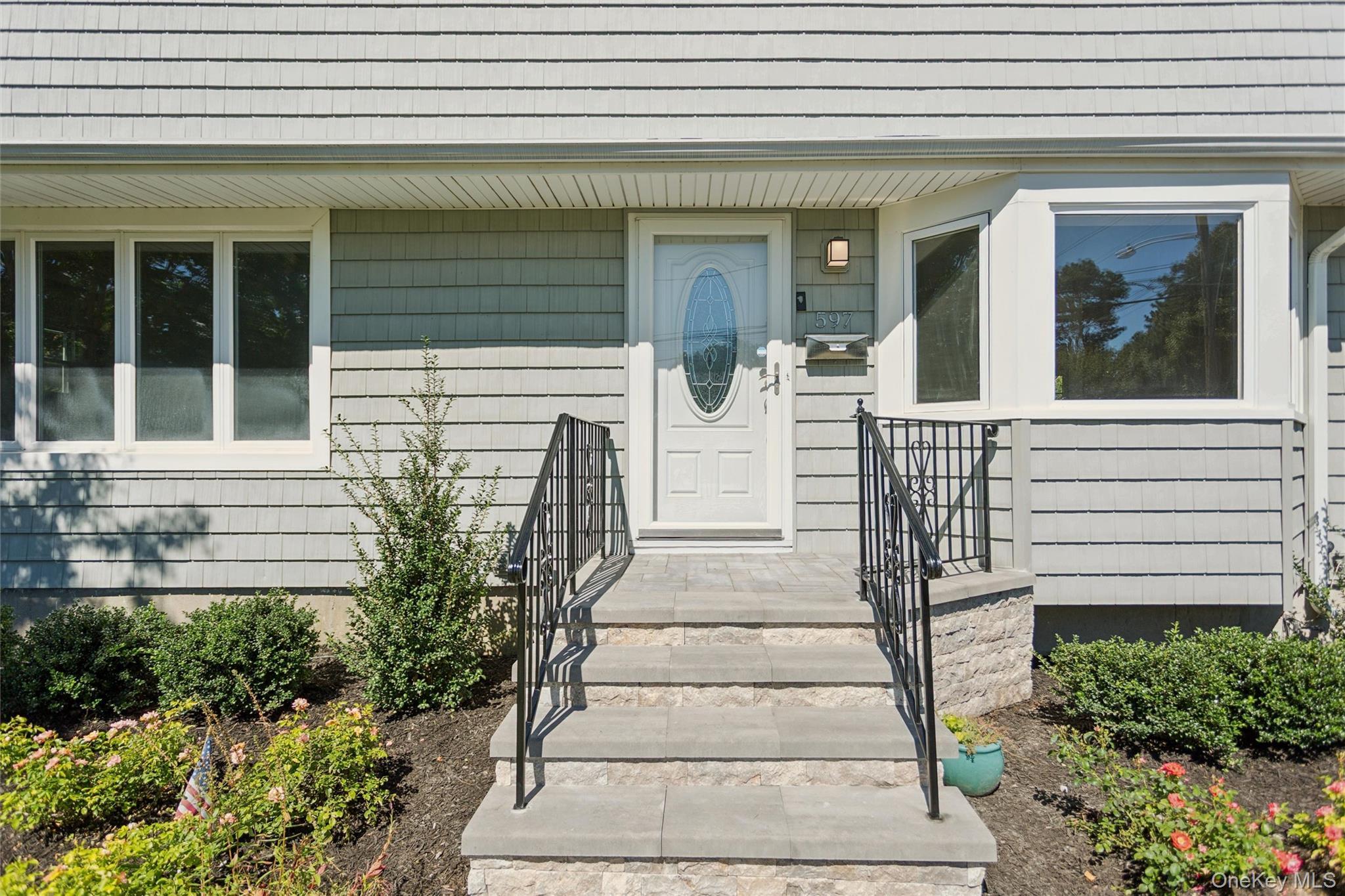 Single Family Old Country Road  Suffolk County, NY 11729, MLS-1051185-32
