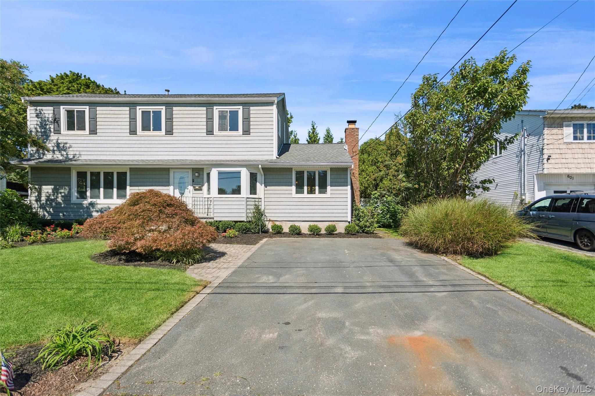 Single Family Old Country Road  Suffolk County, NY 11729, MLS-1051185-40