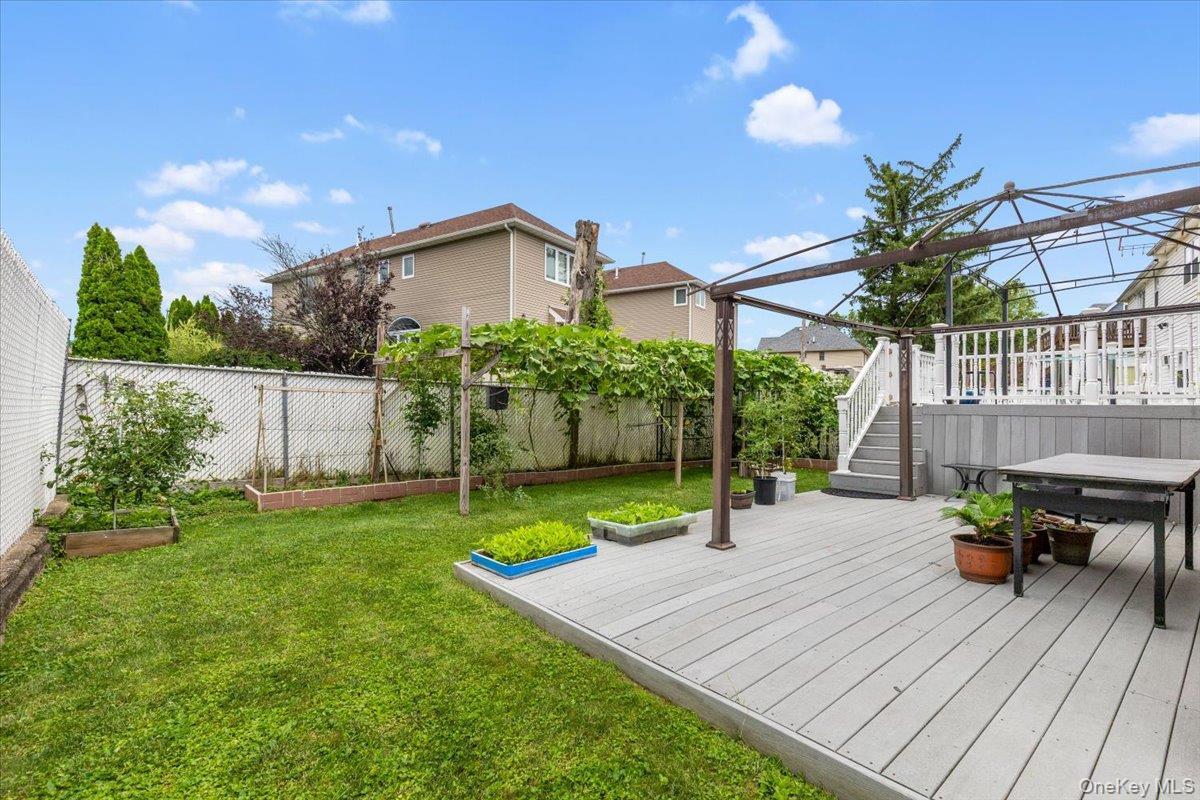 Single Family Amboy Road Staten Island, NY 10312, MLS-1051187-28