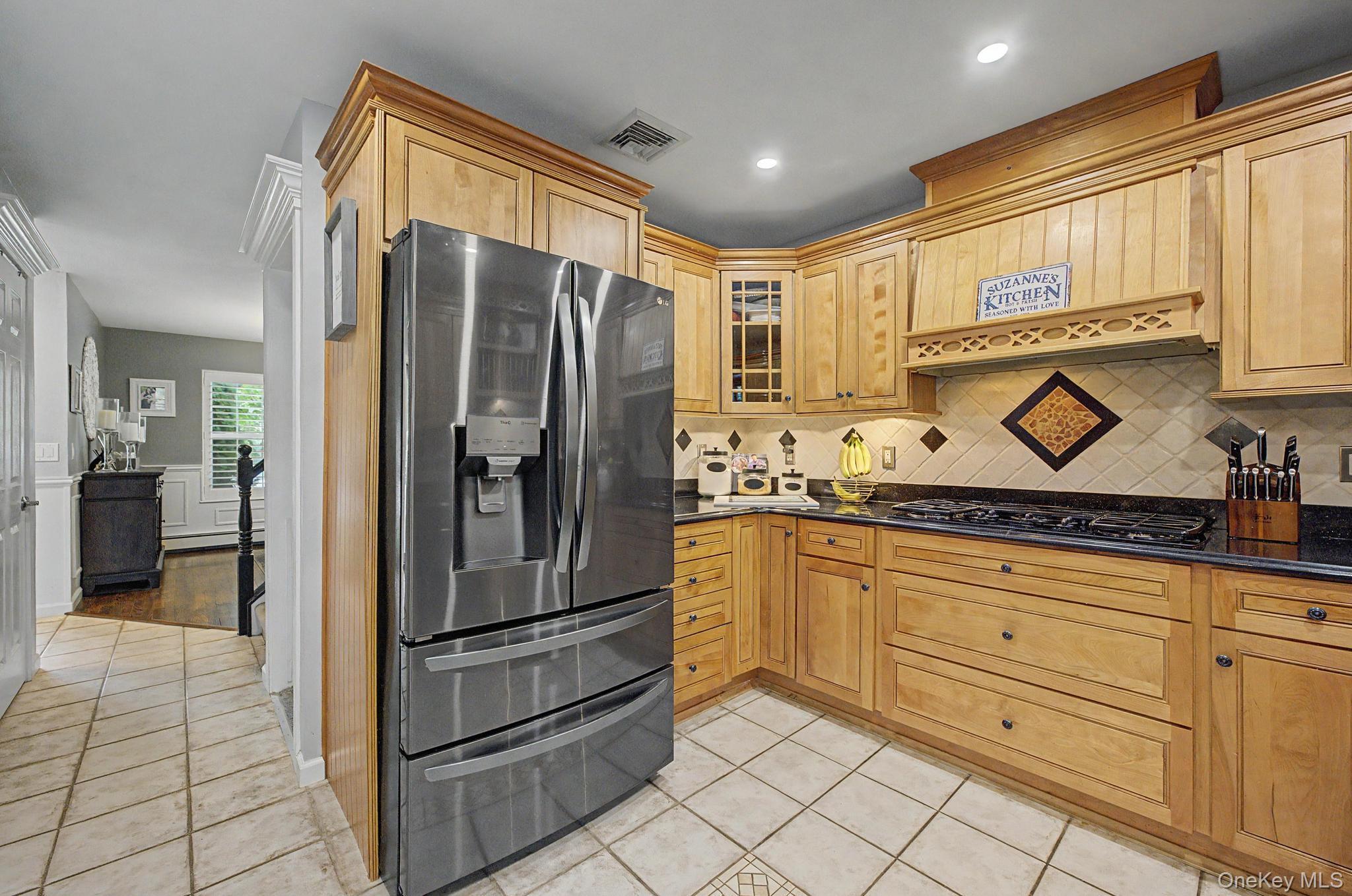 Single Family Winnecomac Circle Suffolk County, NY 11754, MLS-1051191-14