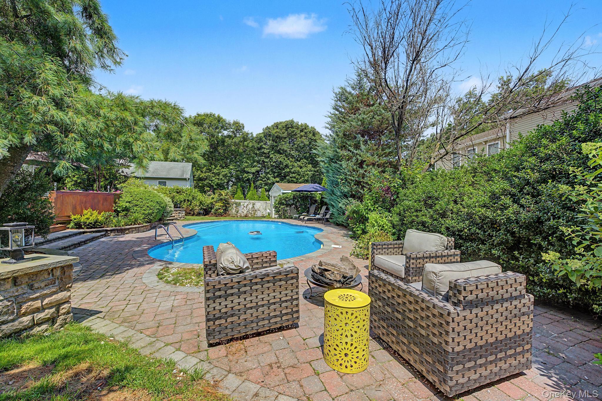 Single Family Winnecomac Circle Suffolk County, NY 11754, MLS-1051191-41