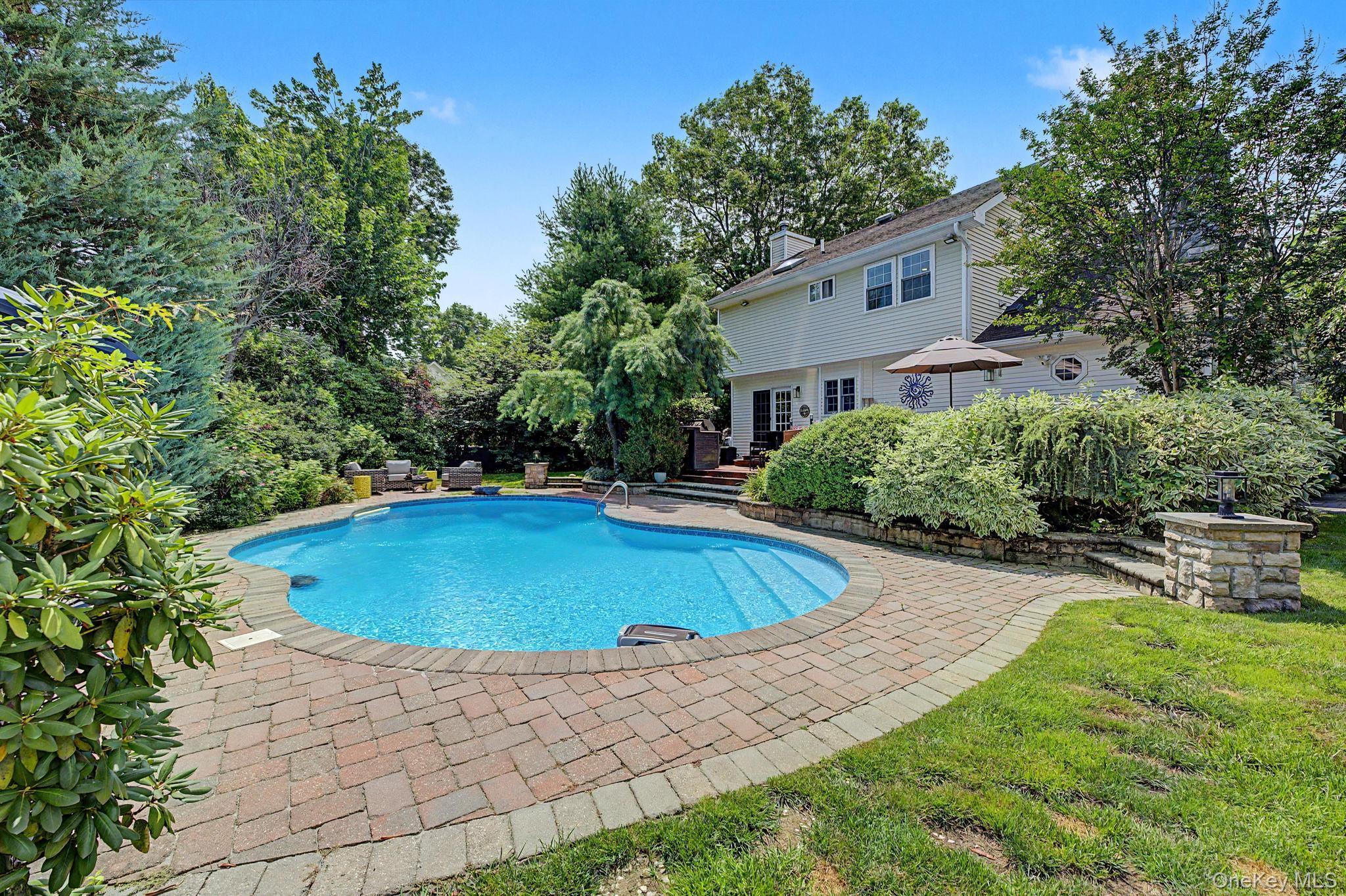 Single Family Winnecomac Circle Suffolk County, NY 11754, MLS-1051191-44