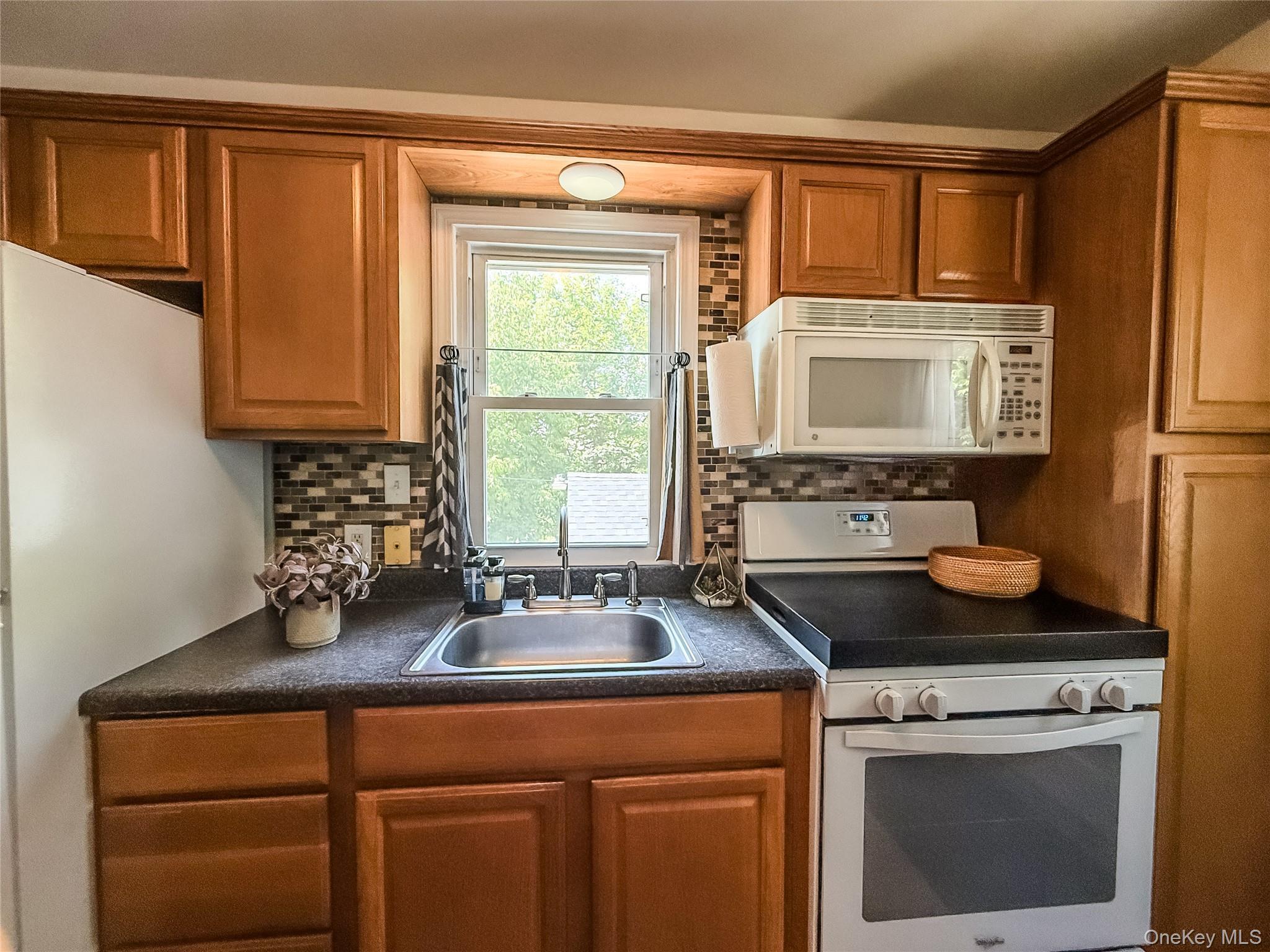 Single Family Maple Avenue  Orange County, NY 12566, MLS-1051192-36