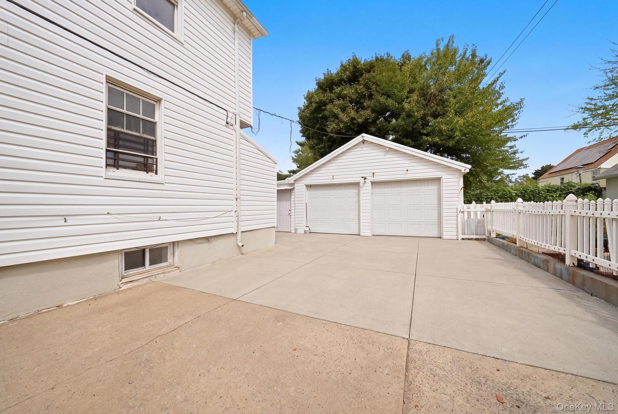 Single Family 113th Avenue Queens, NY 11429, MLS-1051202-21