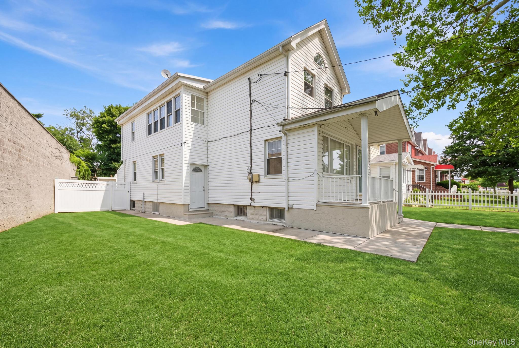 Single Family 113th Avenue Queens, NY 11429, MLS-1051202-23
