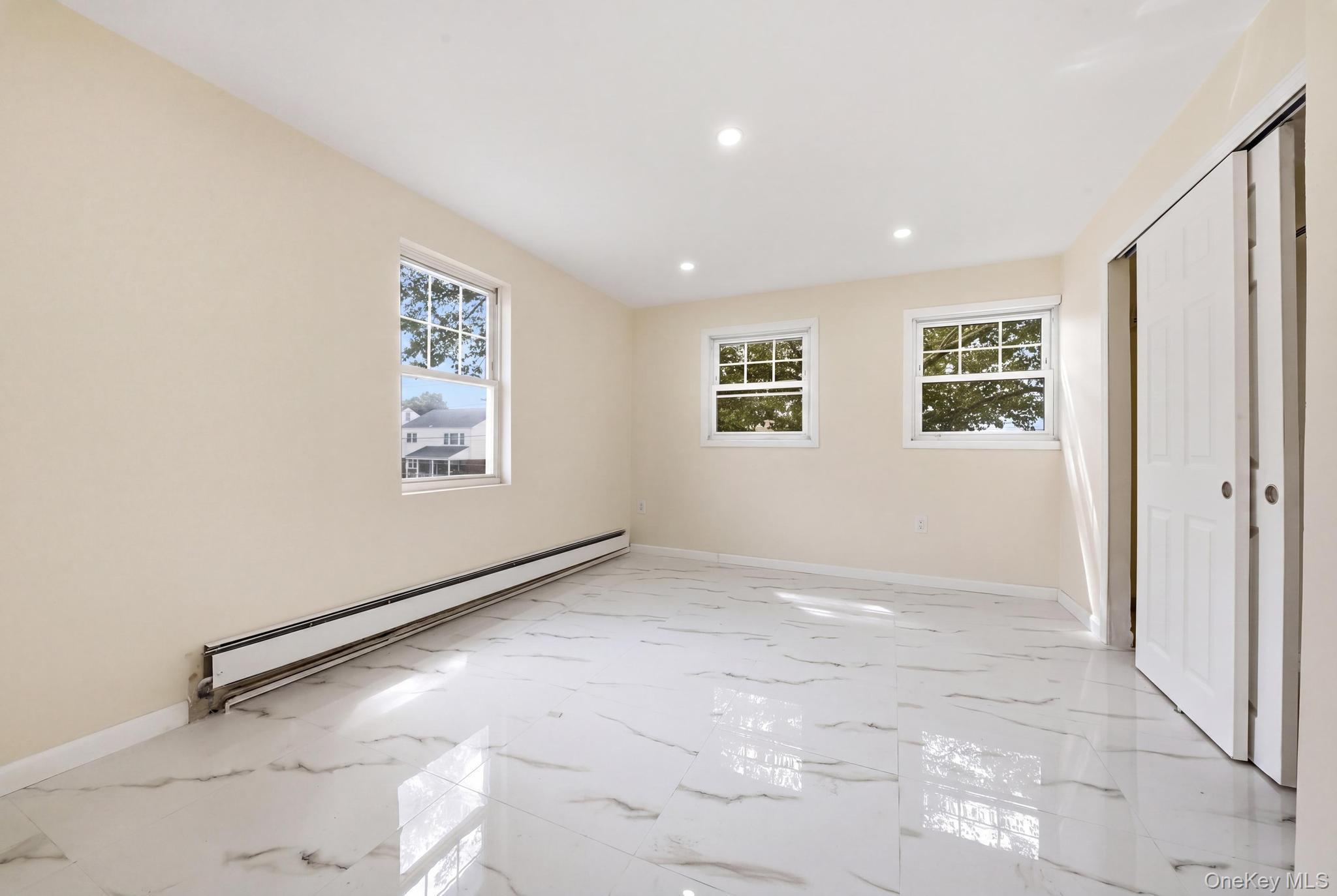 Single Family 113th Avenue Queens, NY 11429, MLS-1051202-4