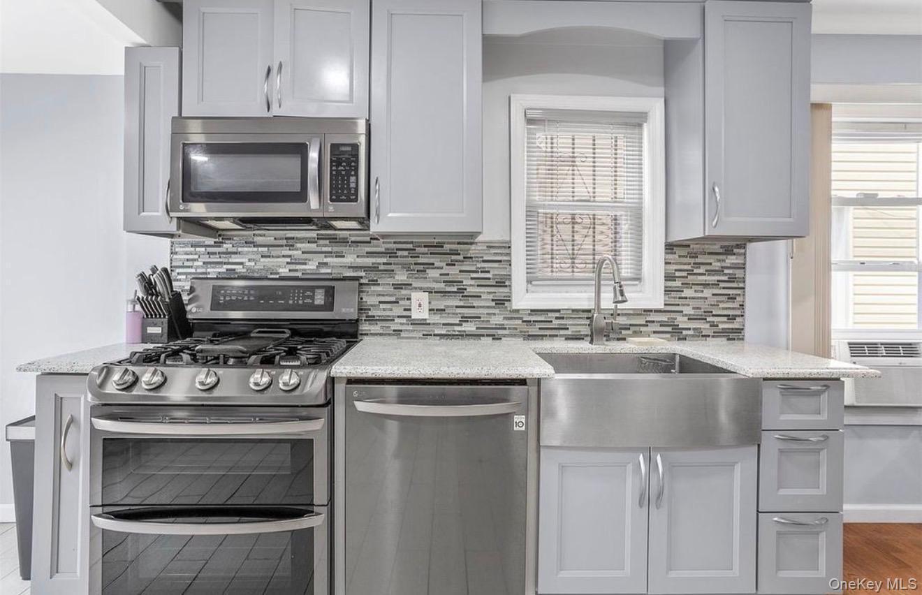 Single Family 201st Street Queens, NY 11423, MLS-1051212-18