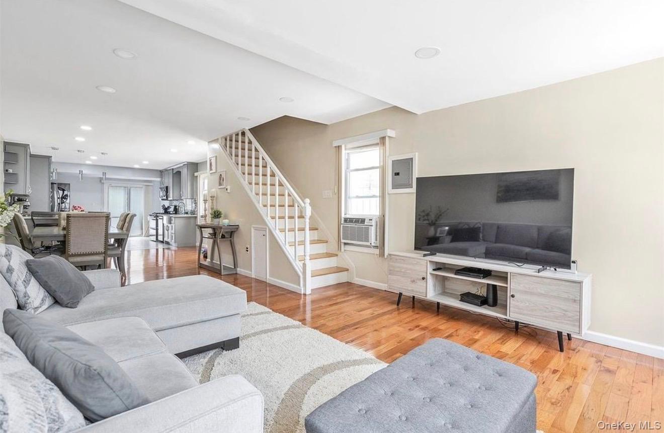 Single Family 201st Street Queens, NY 11423, MLS-1051212-3