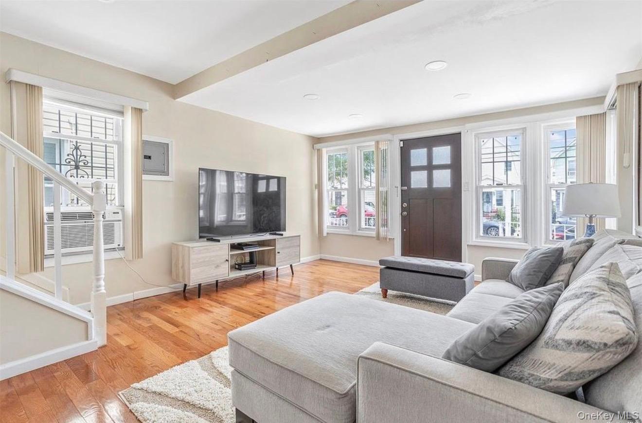 Single Family 201st Street Queens, NY 11423, MLS-1051212-4
