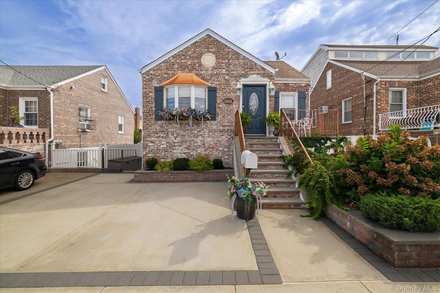 Single Family 96th Street  Queens, NY 11414, MLS-1051221-27