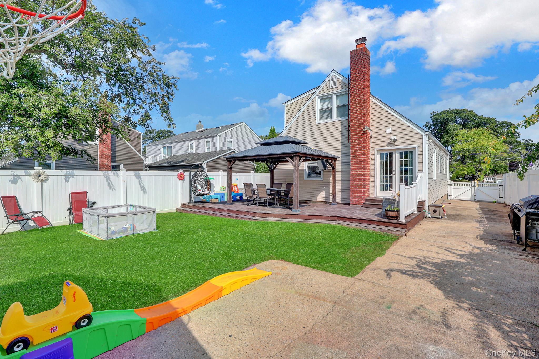 Single Family Clive Place Nassau County, NY 11572, MLS-1051223-30