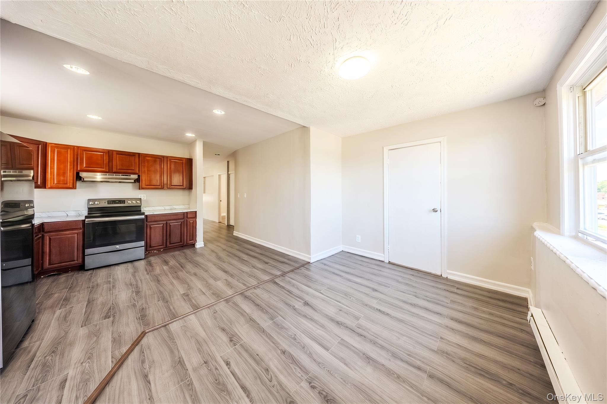 Single Family Palmer Avenue Bronx, NY 10466, MLS-1051260-15