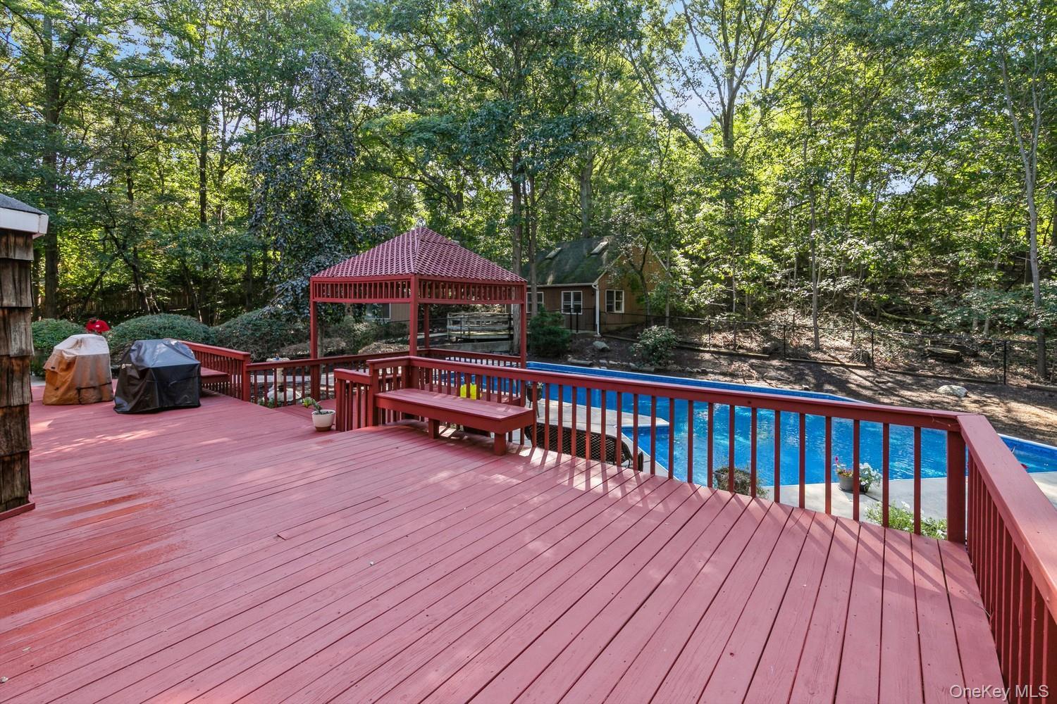 Single Family Kastal Drive Suffolk County, NY 11961, MLS-1051266-40