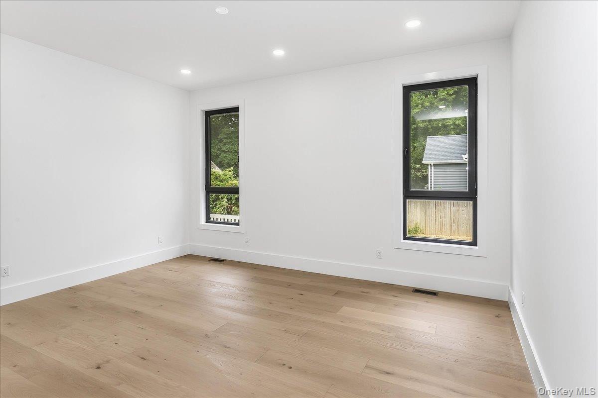 Single Family Westminster Avenue Suffolk County, NY 11746, MLS-1051281-16