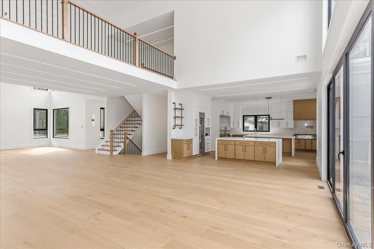 Single Family Westminster Avenue Suffolk County, NY 11746, MLS-1051281-18