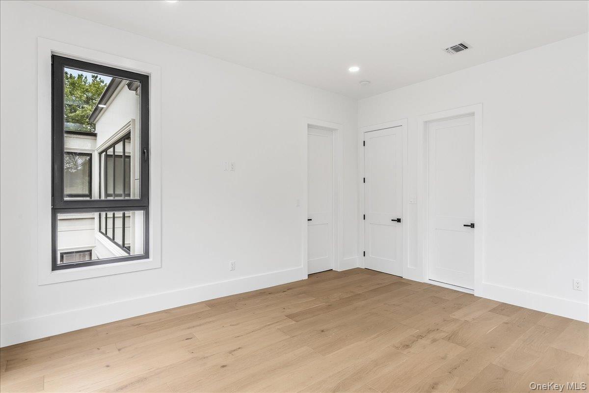 Single Family Westminster Avenue Suffolk County, NY 11746, MLS-1051281-35