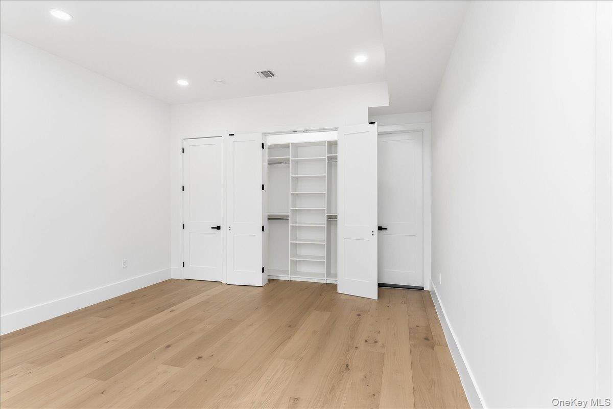 Single Family Westminster Avenue Suffolk County, NY 11746, MLS-1051281-41