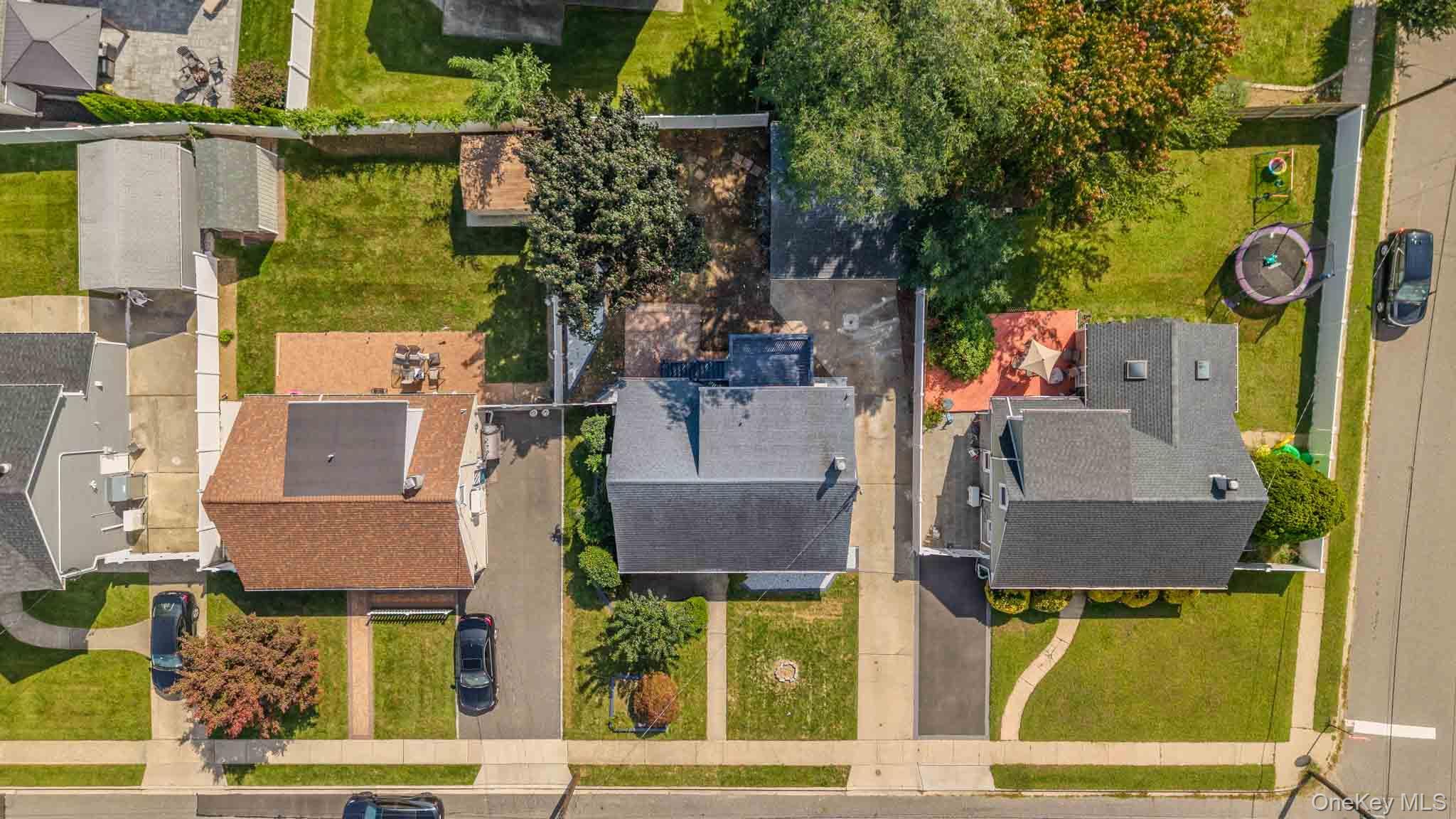 Single Family Park Lane  Nassau County, NY 11714, MLS-1051290-25