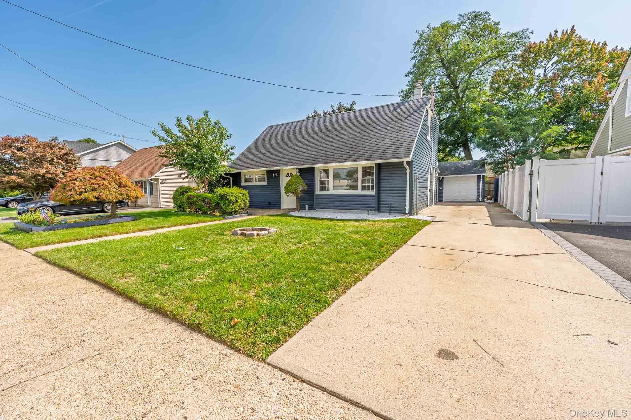 Single Family Park Lane  Nassau County, NY 11714, MLS-1051290-3