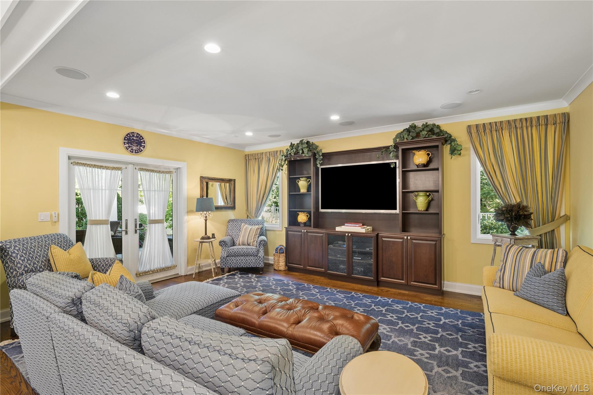 Single Family Esmond Avenue Suffolk County, NY 11747, MLS-1051306-16