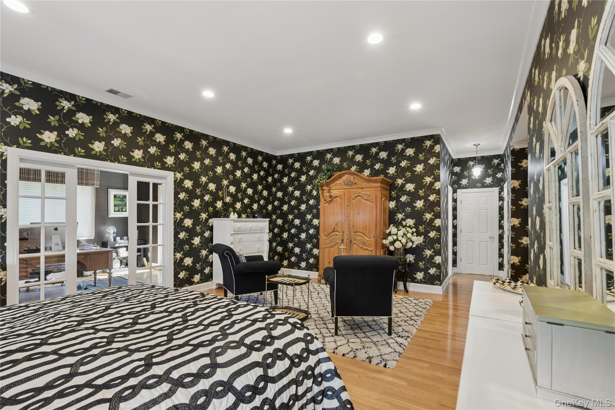 Single Family Esmond Avenue Suffolk County, NY 11747, MLS-1051306-25