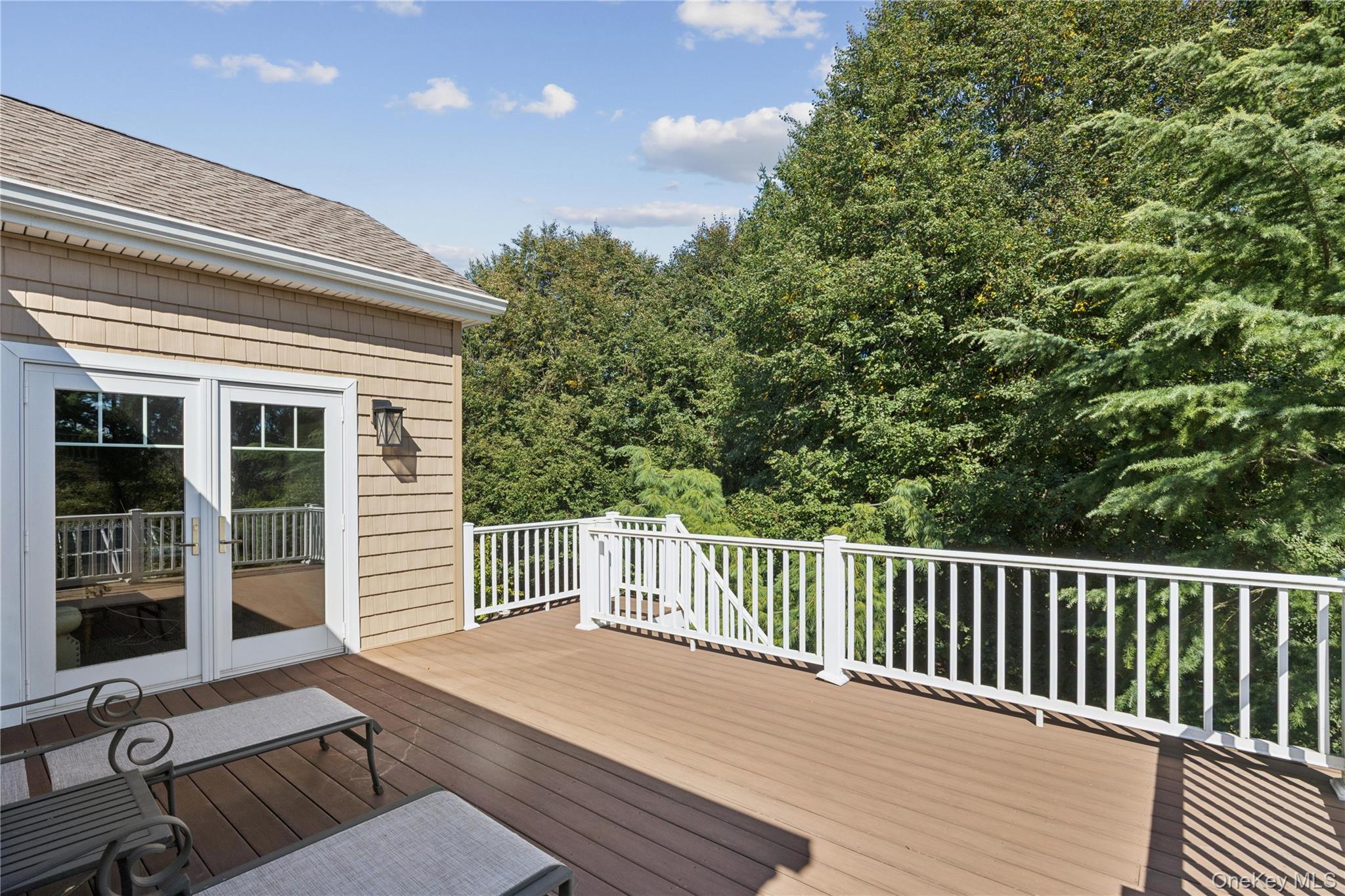 Single Family Esmond Avenue Suffolk County, NY 11747, MLS-1051306-31