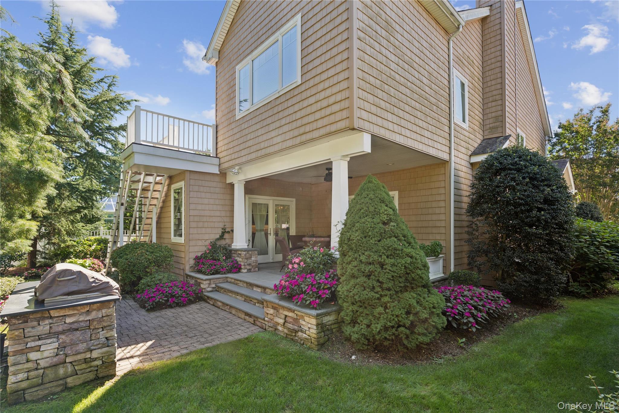 Single Family Esmond Avenue Suffolk County, NY 11747, MLS-1051306-36