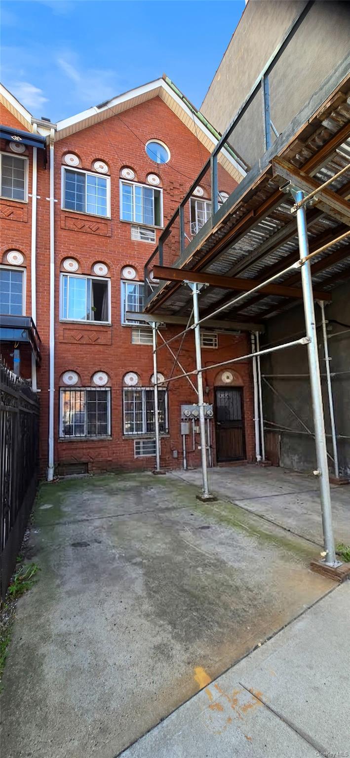 Single Family E New York Avenue  Brooklyn, NY 11212, MLS-1051354-5