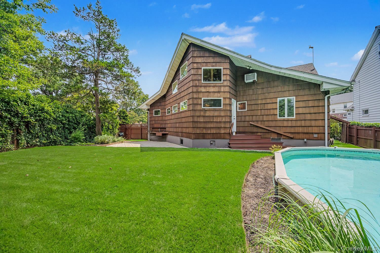 Single Family 13th Avenue Queens, NY 11357, MLS-1051378-21