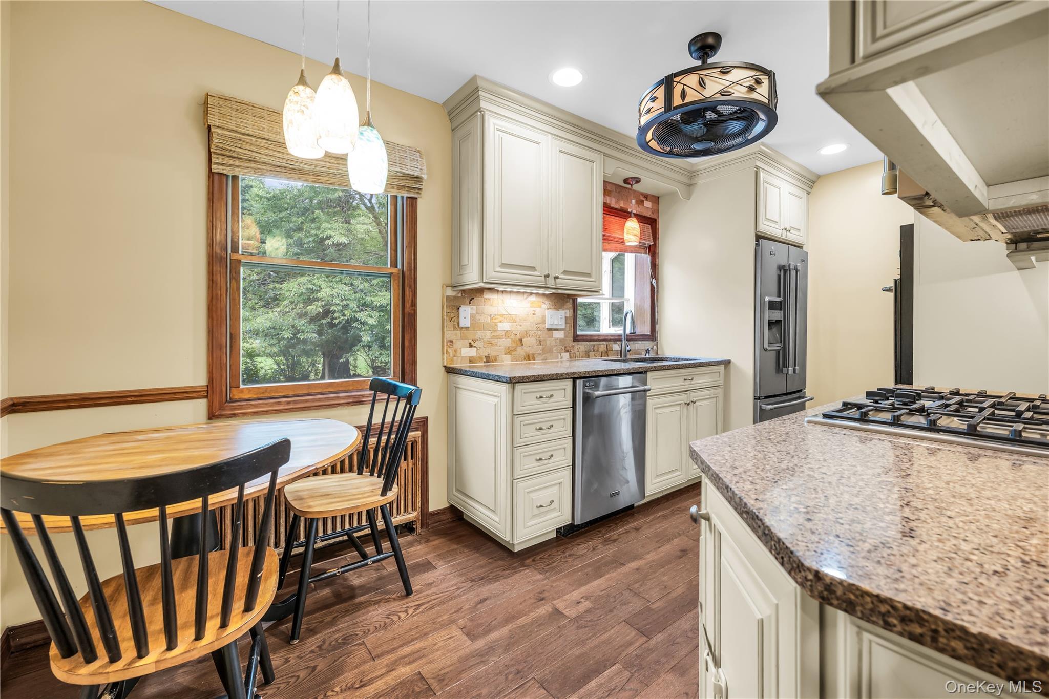 Single Family Hawkins Lane Suffolk County, NY 11719, MLS-1051406-17