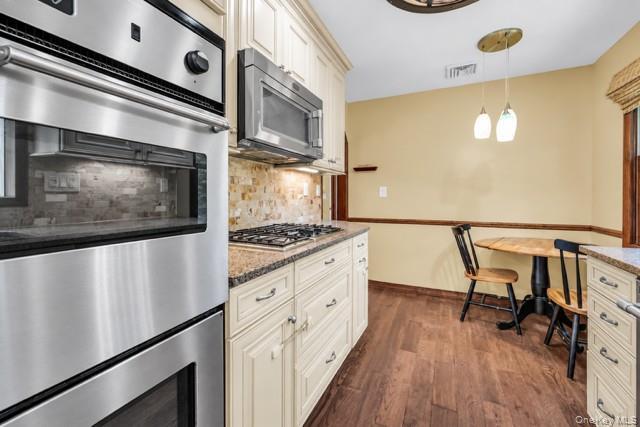 Single Family Hawkins Lane Suffolk County, NY 11719, MLS-1051406-19