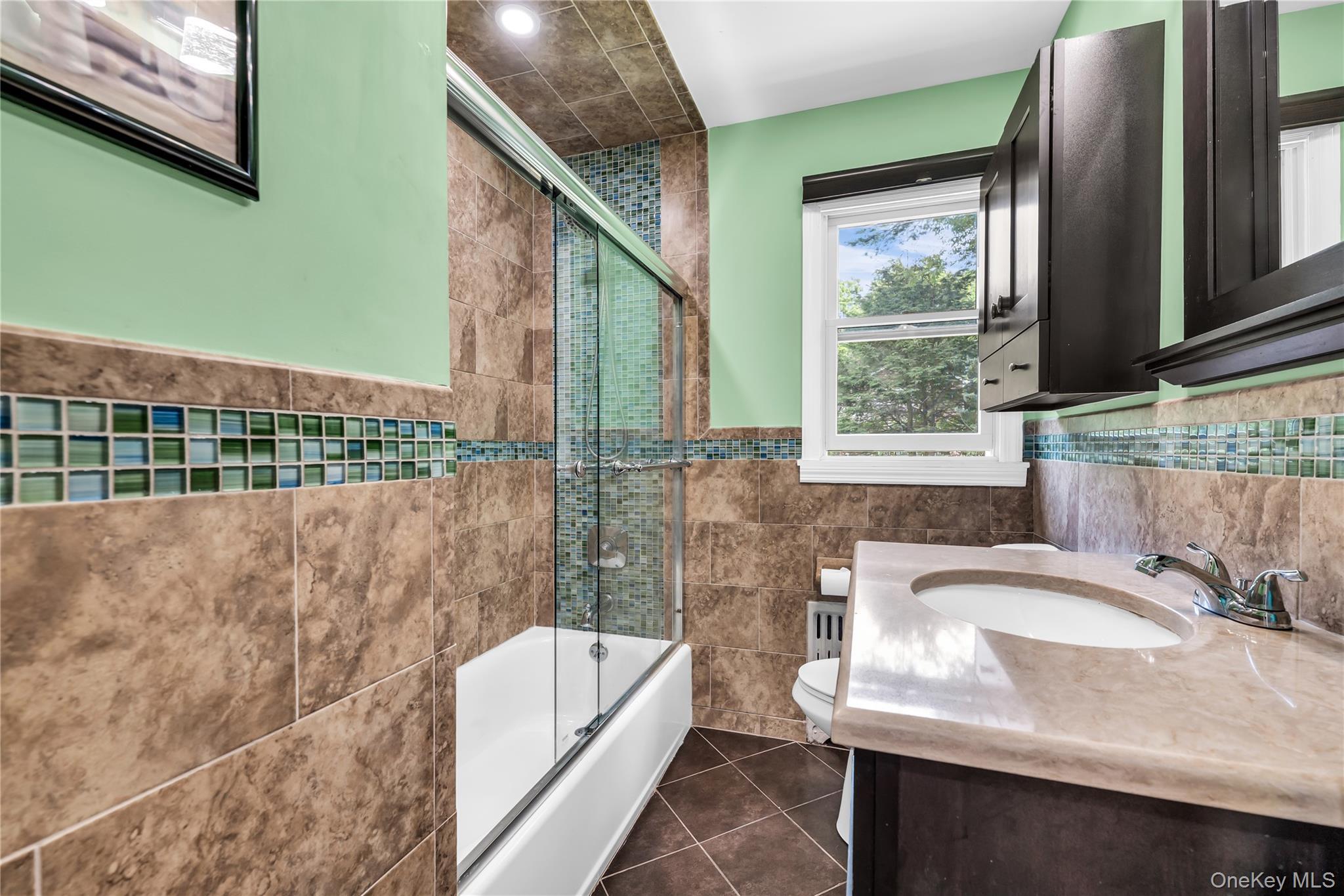 Single Family Hawkins Lane Suffolk County, NY 11719, MLS-1051406-21