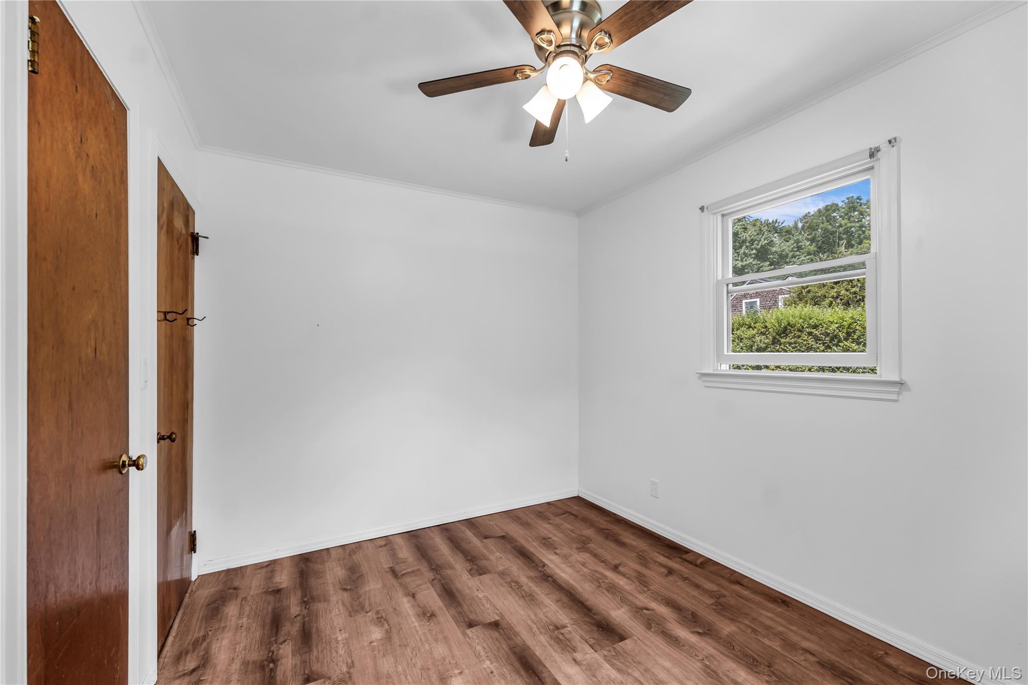 Single Family Hawkins Lane Suffolk County, NY 11719, MLS-1051406-32