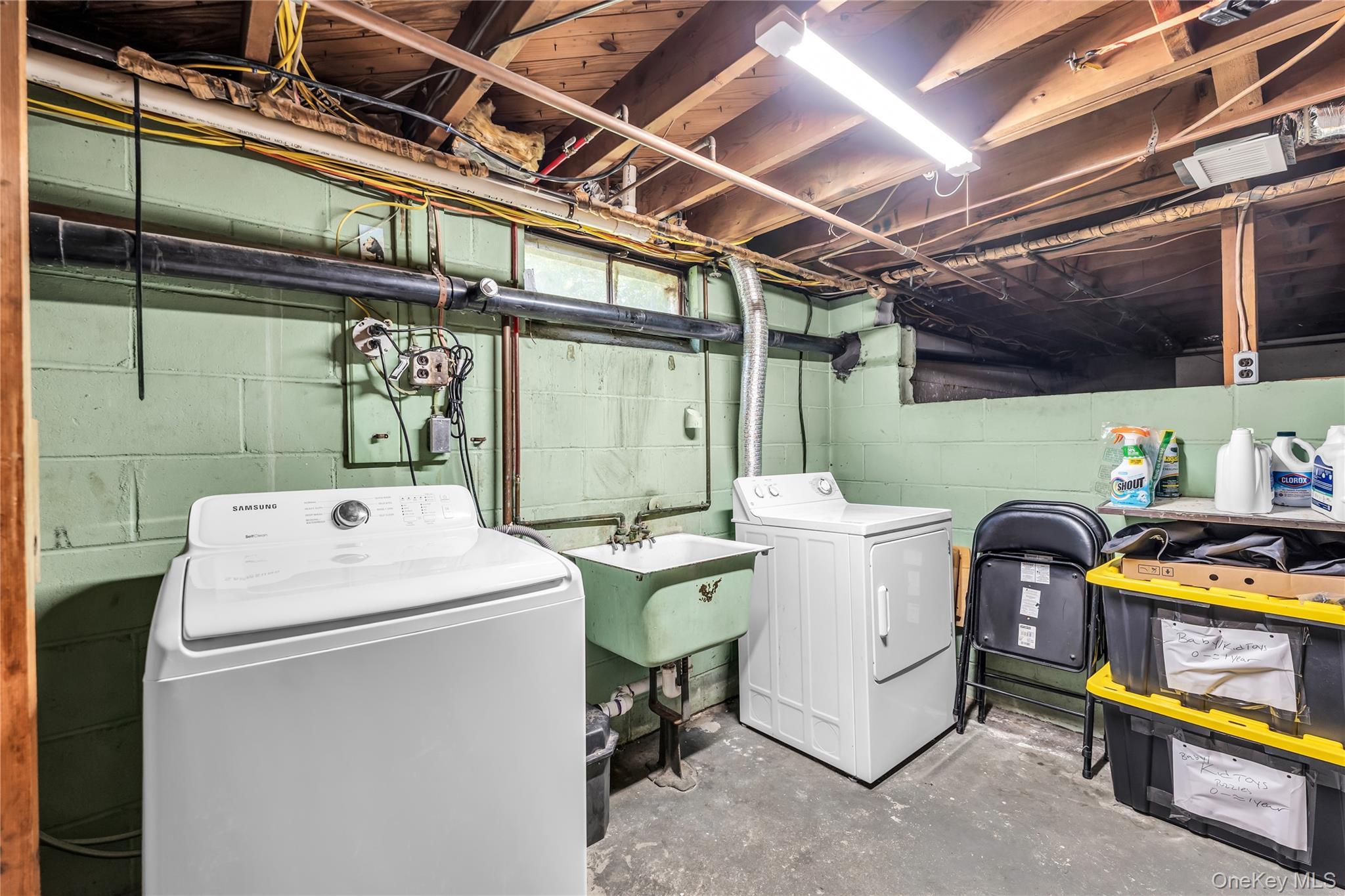 Single Family Hawkins Lane Suffolk County, NY 11719, MLS-1051406-36
