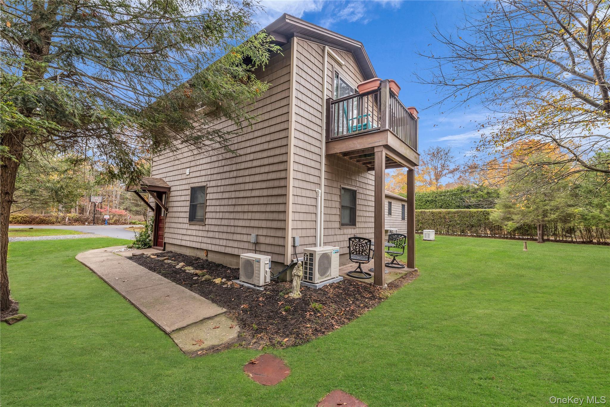 Single Family Hawkins Lane Suffolk County, NY 11719, MLS-1051406-41