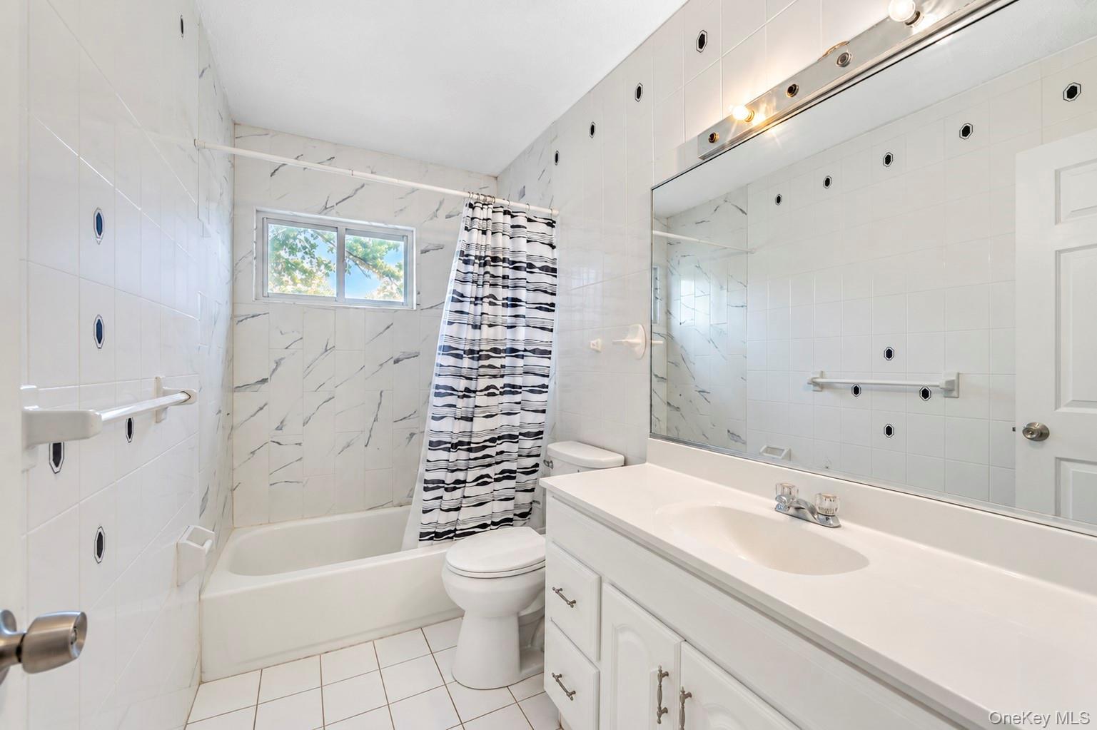 Single Family Waterford Drive Suffolk County, NY 11798, MLS-1051429-27